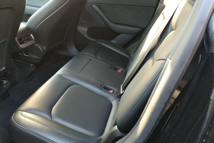 特斯拉 Model Y 2021款 标准续航后驱版中控内饰7004