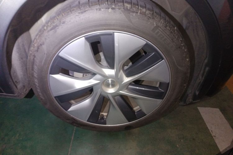 特斯拉 Model Y 2022款 改款 后轮驱动版车身外观10