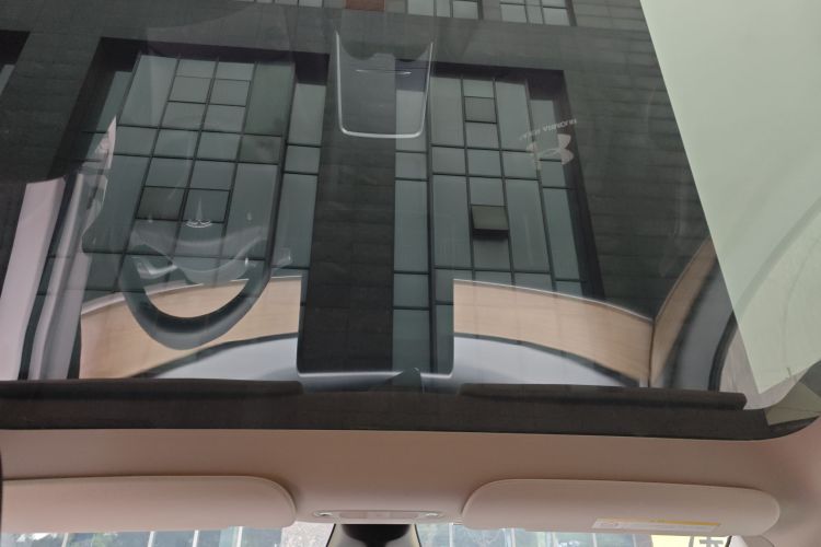 特斯拉 Model Y 2021款 标准续航后驱版局部细节22