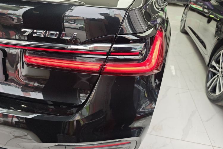 宝马7系 2019款 改款 730Li M运动套装车身外观9