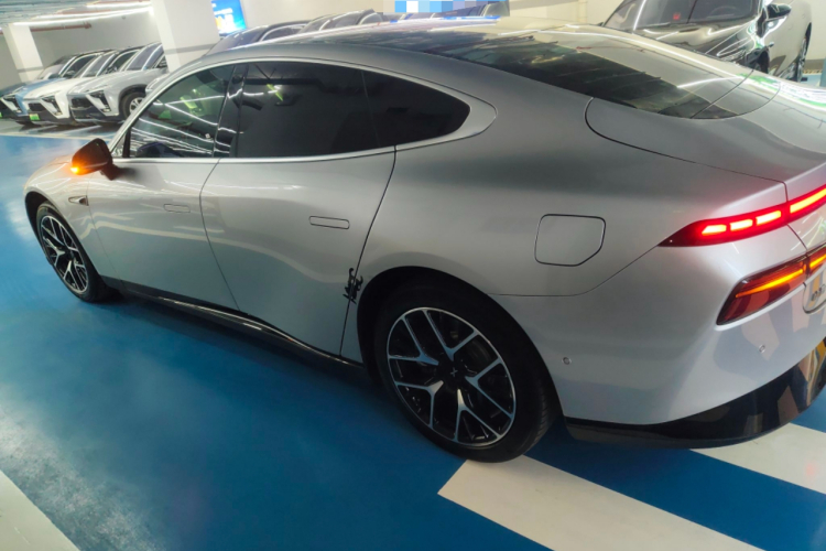 小鹏P7 2023款 P7i 702 Pro车身外观6003