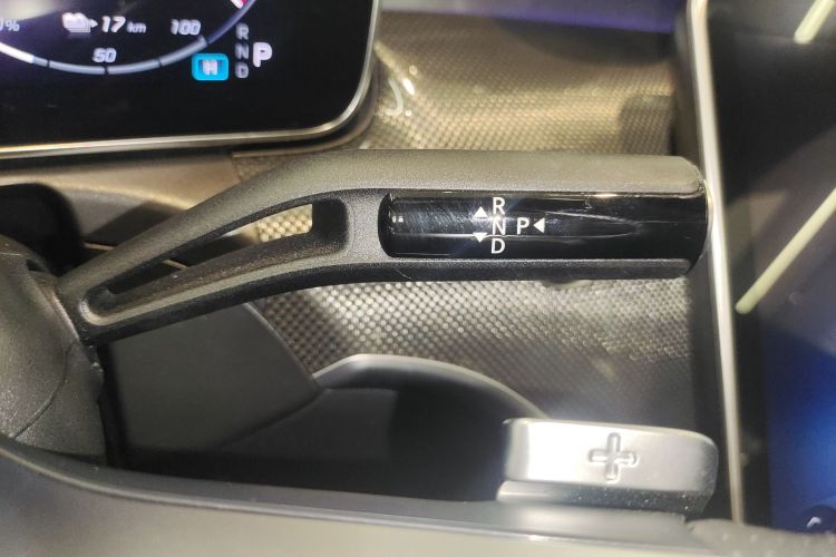 奔驰C级新能源 2024款 C 350 eL中控内饰18