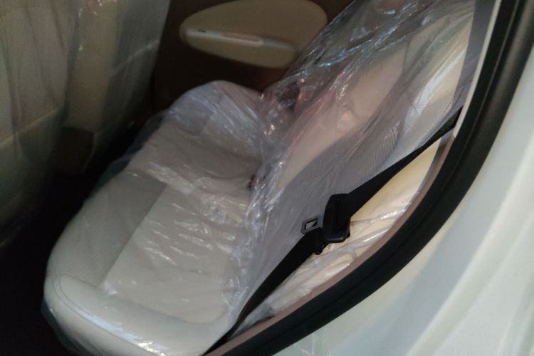 五菱汽车 宏光MINIEV 2025款 四门版 进阶款中控内饰21