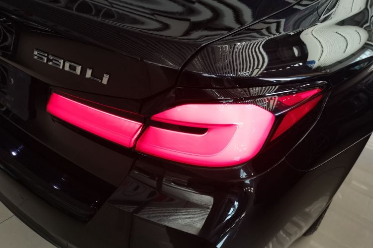 宝马5系 2022款 改款 530Li 领先型 M运动套装车身外观6006