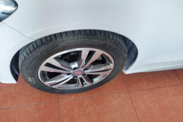 奔驰C级 2015款 改款 C 200 L 运动型车身外观6007