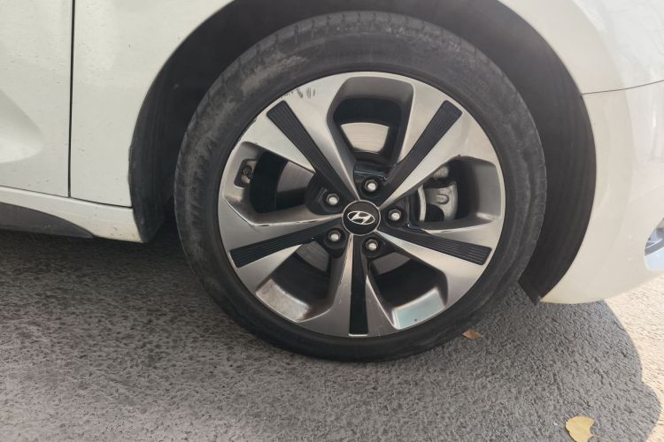 现代 菲斯塔 2019款 280TGDi 智速版 国V车身外观10