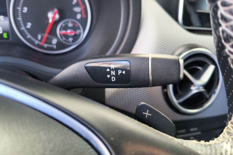 奔驰B级 2015款 B 200 时尚型局部细节18