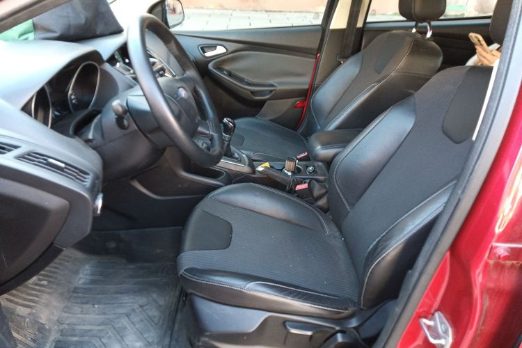 福特 福克斯 2012款 两厢 1.6L 手动舒适型中控内饰19