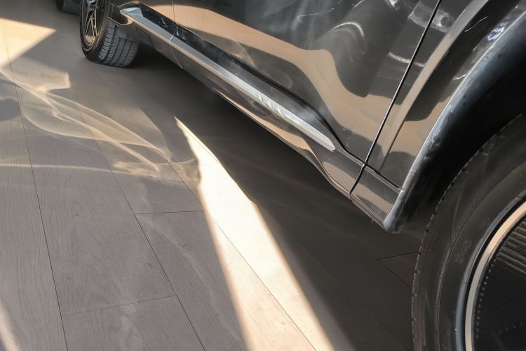 蓝电E5 2024款 荣耀版 100KM臻享型 7座局部细节9001