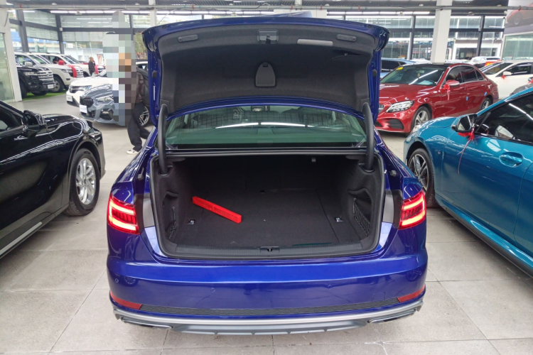 奥迪A4L 2019款 40 TFSI 时尚型 国VI局部细节23