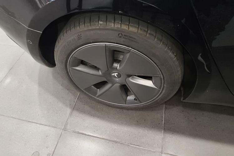 特斯拉 Model 3 2022款 后轮驱动版车身外观6008