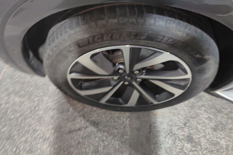 理想汽车 理想ONE 2021款 增程6座版车身外观6007