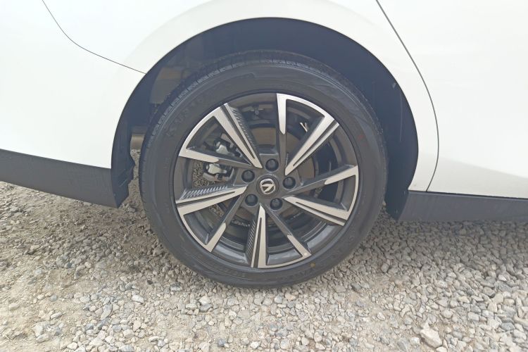 长安 逸动 2025款 蓝鲸 1.5T 500Bar尊贵型车身外观6008