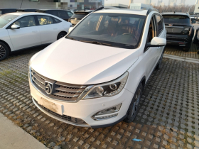 宝骏560 2016款 1.5T 手动豪华型