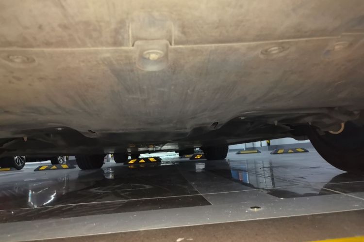 特斯拉 Model Y 2021款 长续航全轮驱动版局部细节9009