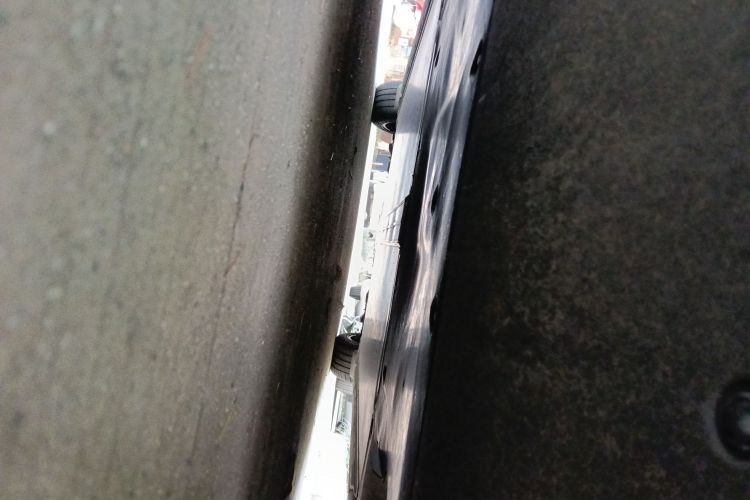 特斯拉 Model 3 2022款 后轮驱动版局部细节9008