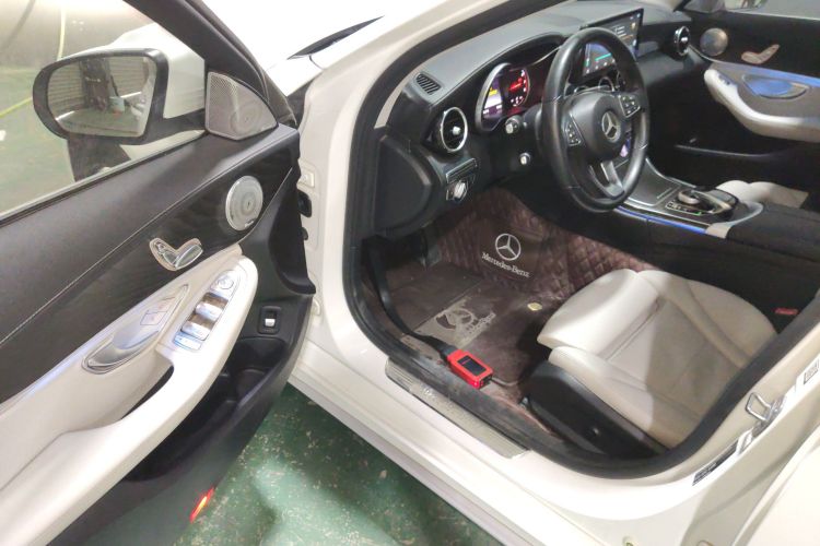 奔驰C级 2017款 C 180 L 运动版中控内饰20