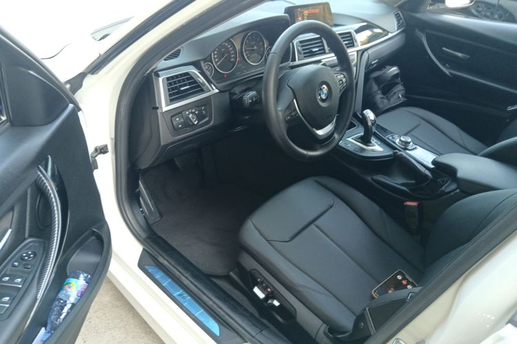 宝马3系 2017款 320Li M运动型中控内饰7003