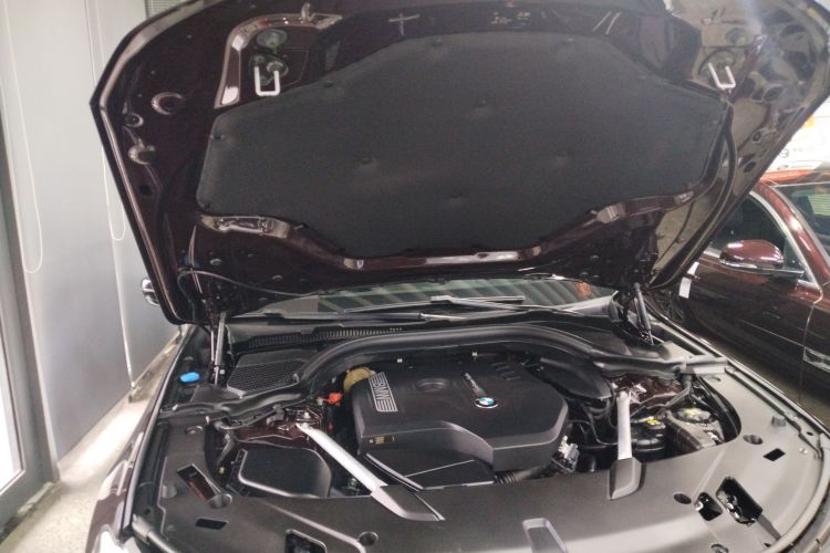 宝马6系GT 2018款 630i M运动套装机舱底盘24