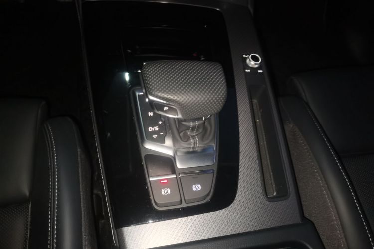 奥迪Q5L 2025款 45 TFSI 豪华动感型局部细节18