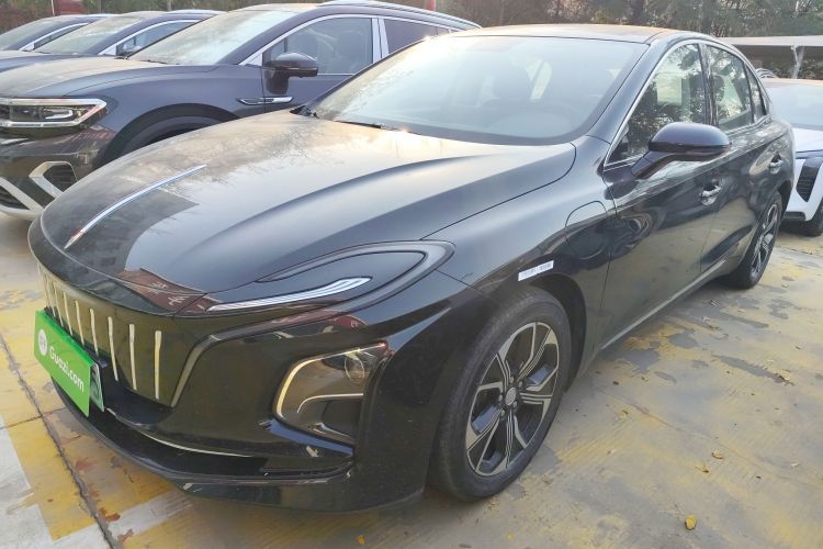 红旗E-QM5 2023款 改款 基础出行版车身外观4