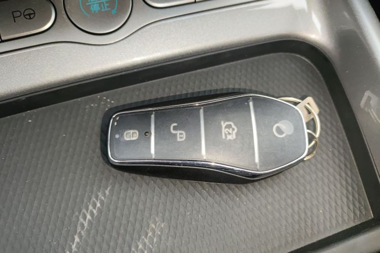 比亚迪 海豚 2025款 智驾版 420km 自由版中控内饰7001