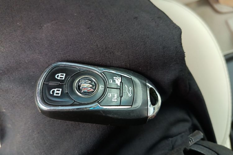 别克GL8 2021款 Avenir艾维亚 六座贤礼版中控内饰11