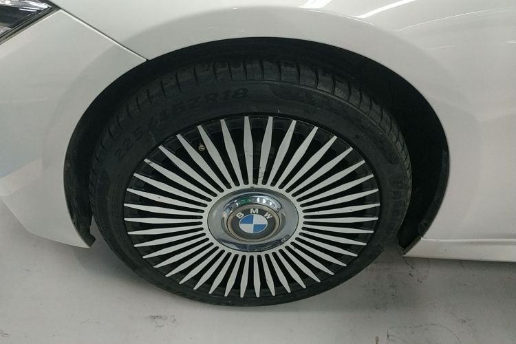 宝马3系 2018款 320i M运动套装车身外观6007