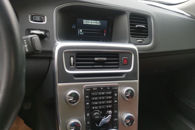 沃尔沃S60 2017款 S60L T4 智远版中控内饰16