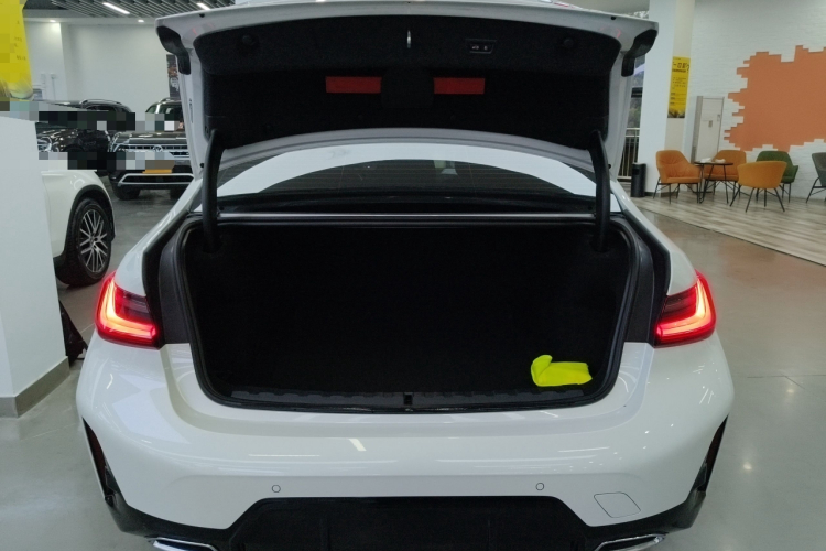 宝马3系 2025款 325Li M运动套装局部细节23