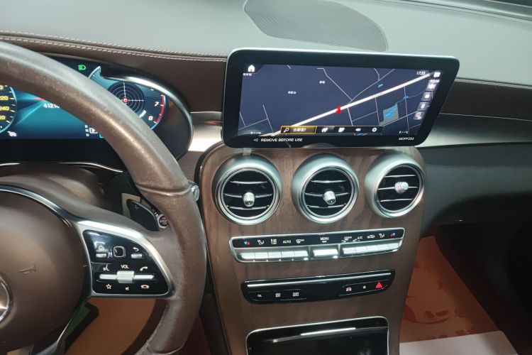 奔驰GLC 2022款 改款二 GLC 260 L 4MATIC 豪华型中控内饰16