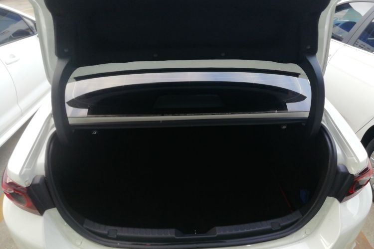 马自达3 昂克赛拉 2023款 2.0L 自动质雅版机舱底盘23