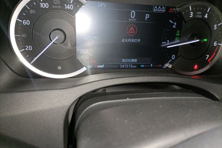 捷豹XEL 2020款 2.0T 200PS S进取优雅版中控内饰15