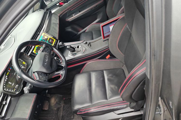 领克05 2020款 2.0TD 四驱劲Halo中控内饰19