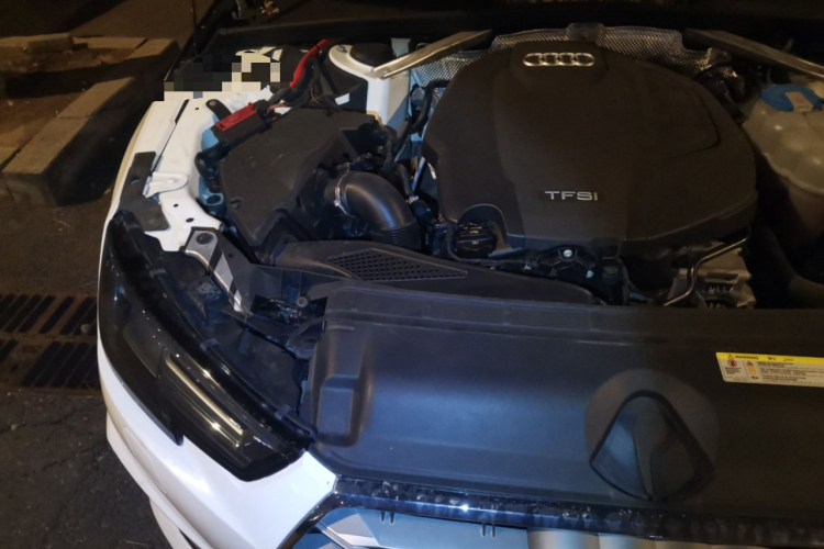 奥迪A4L 2019款 40 TFSI 时尚型 国V局部细节9006