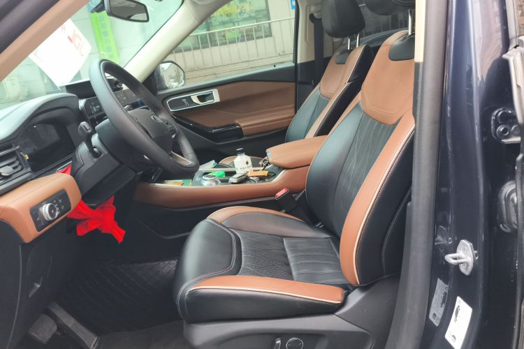 福特 探险者 2023款 EcoBoost 285 四驱钛金版 7座局部细节19