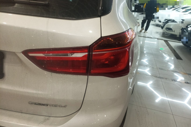 宝马X1 2019款 sDrive18Li 尊享型车身外观6006