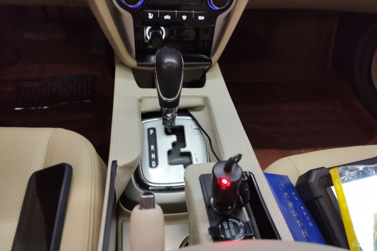 长安 逸动 2015款 1.6L 自动豪华型中控内饰18