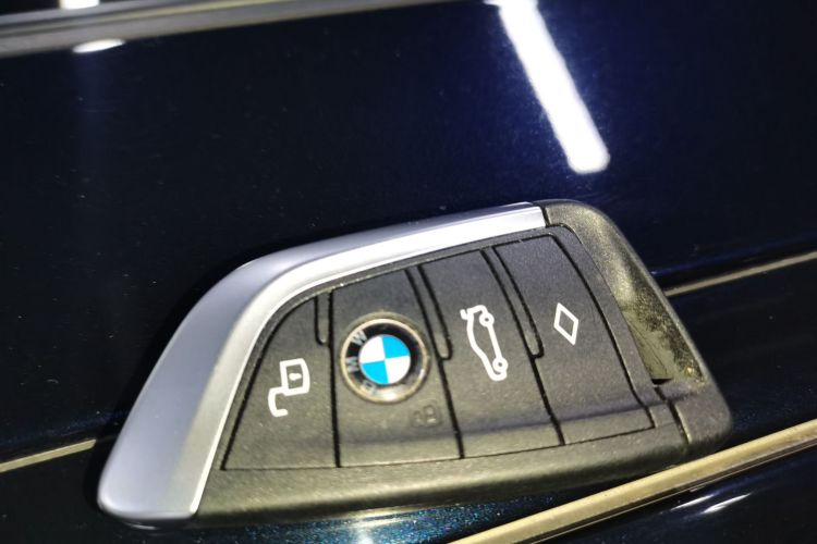 宝马3系 2021款 改款二 325Li xDrive M运动套装中控内饰7001