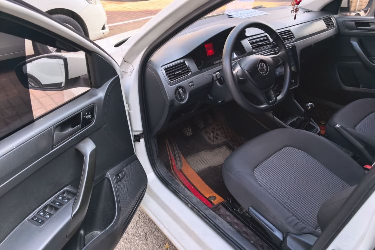 大众 桑塔纳 2019款 1.5L 手动风尚版 国VI中控内饰7003