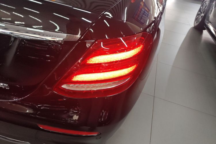 奔驰E级 2020款 改款 E 300 L 运动时尚型车身外观6006