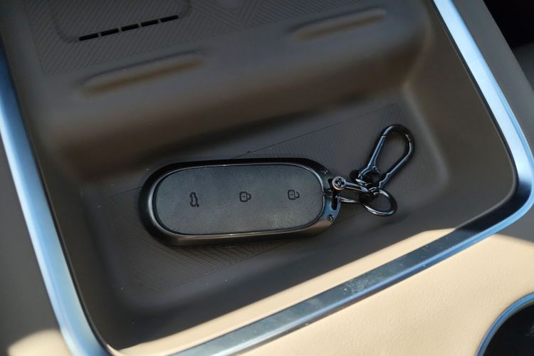 理想汽车 理想L8 2025款 Pro 智能焕新版中控内饰11