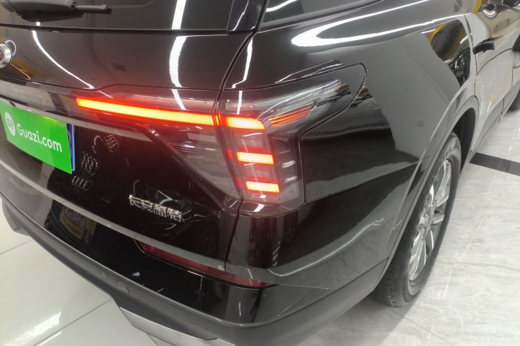 福特 2023款 锐界L 2.0T EcoBoost 两驱七座豪华型车身外观9