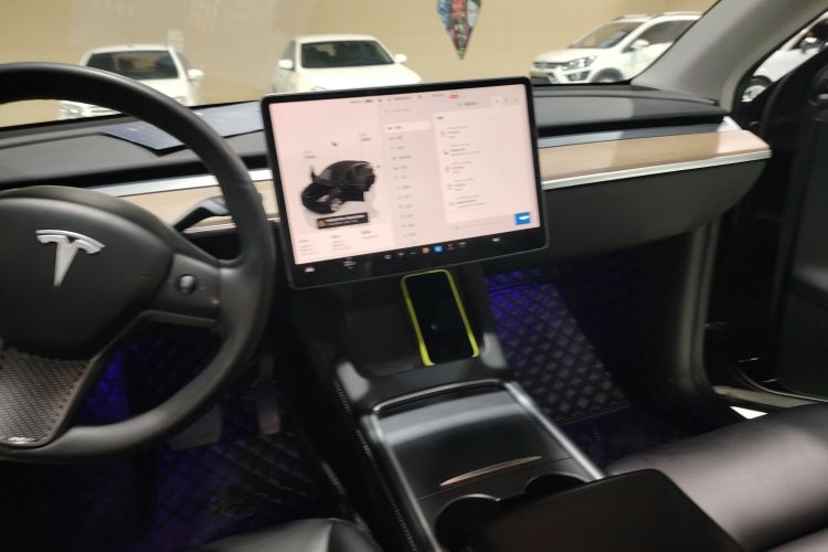 特斯拉 Model Y 2022款 后轮驱动版中控内饰16