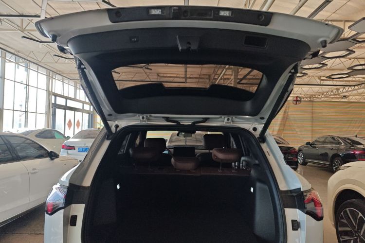 五菱汽车 五菱星光S 2024款 130km 旗舰型机舱底盘23