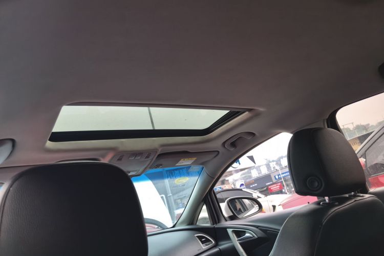 别克 英朗 2014款 XT 1.6L 自动时尚版中控内饰22