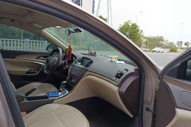 别克 君威 2012款 2.0L 舒适版局部细节9005