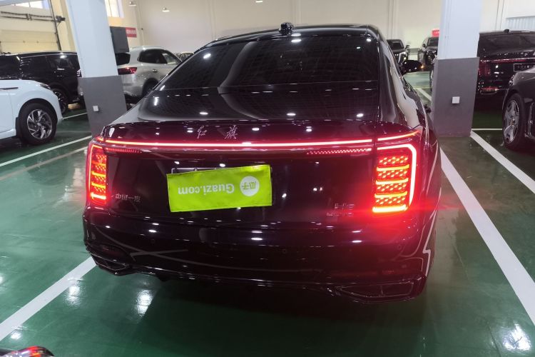 红旗H9 2024款 2.0T 旗享 私享风尚版车身外观6004
