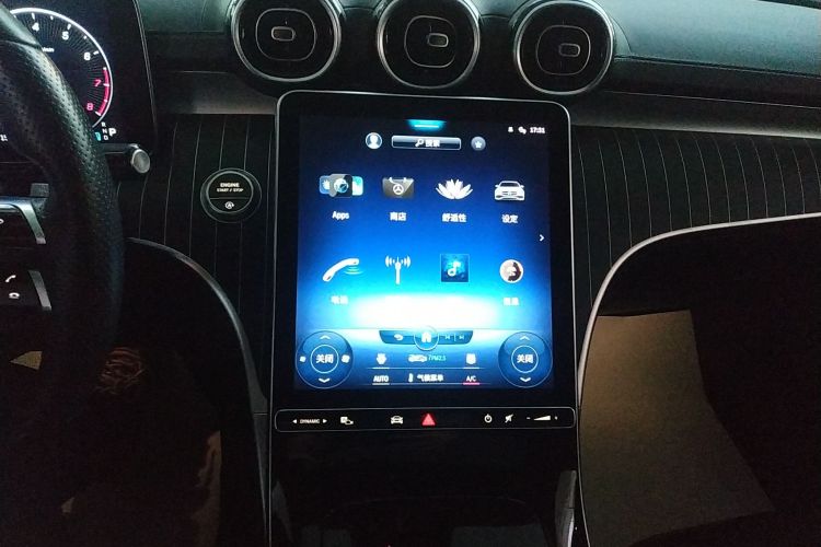 奔驰C级 2022款 C 200 L 运动版局部细节16