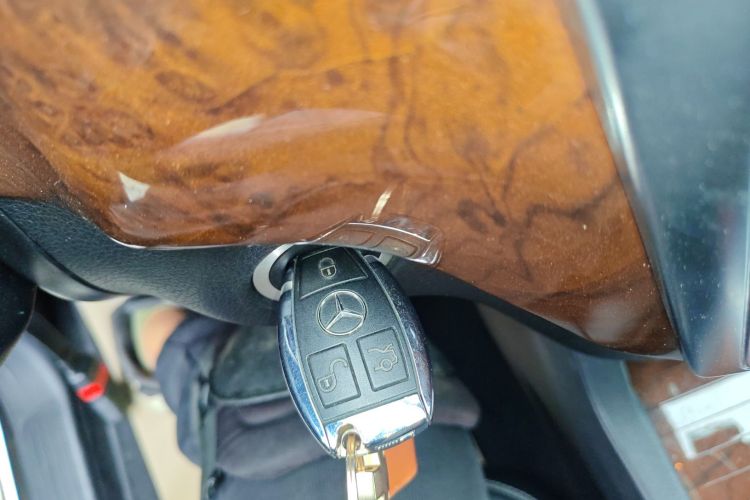 奔驰M级 2014款 ML 400 4MATIC动感型中控内饰7001